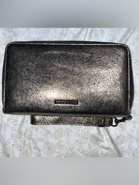 *NWOT* REBECCA MINKOFF REGAN WRISTLET